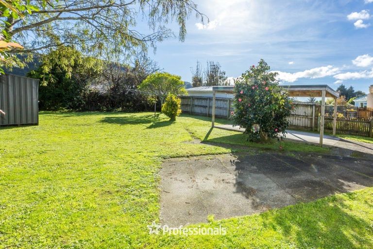Photo of property in 17 Peck Street, Taita, Lower Hutt, 5011