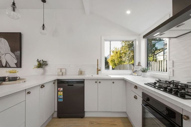 Photo of property in 76 Clare Road, St Albans, Christchurch, 8014