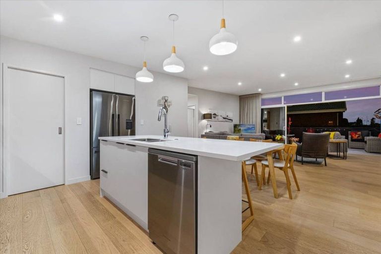 Photo of property in 2 Laing Place, Otumoetai, Tauranga, 3110