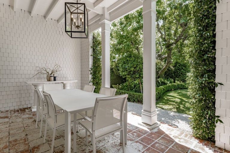 Photo of property in 52 Bassett Road, Remuera, Auckland, 1050