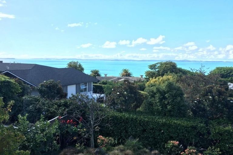 Photo of property in 1a Burford Place, Mellons Bay, Auckland, 2014