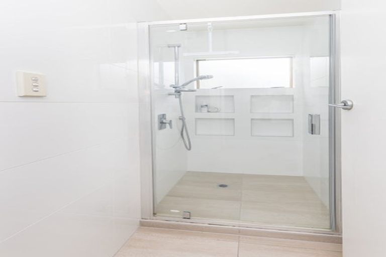 Photo of property in 12 Florio Terrace, Tawa, Wellington, 5028