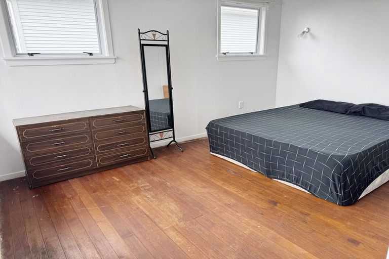 Photo of property in 9 Mount View Place, Spotswood, New Plymouth, 4310