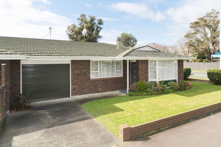 Photo of property in 347 College Street, West End, Palmerston North, 4410