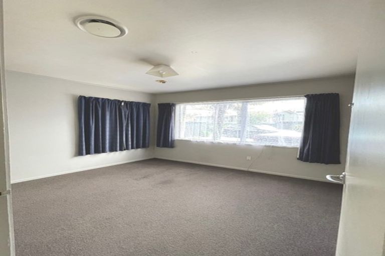 Photo of property in 22 Cherry Tree Place, Massey, Auckland, 0614