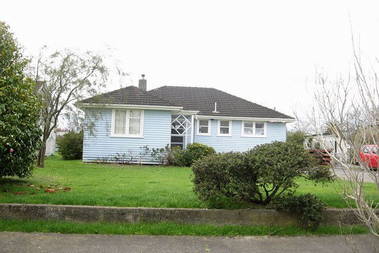 Photo of property in 3 Hendon Place, West End, Palmerston North, 4412