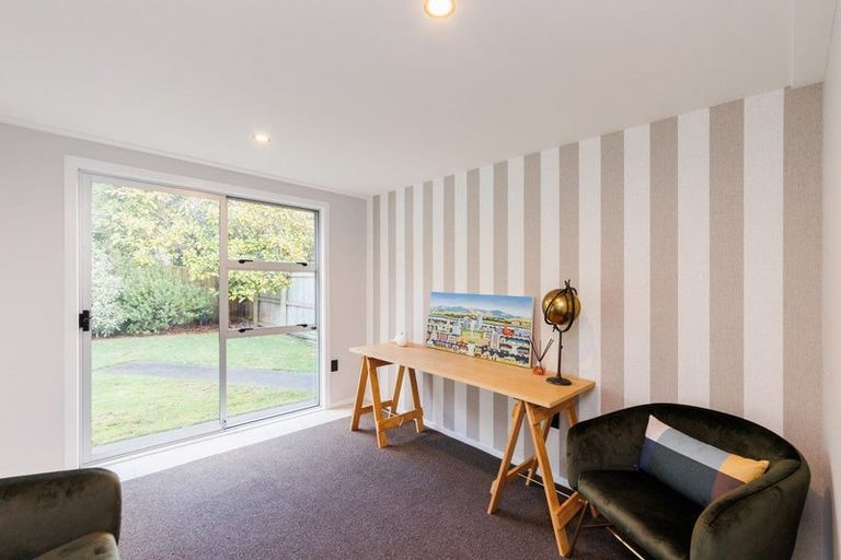 Photo of property in 14 Seaton Court, Hokowhitu, Palmerston North, 4410
