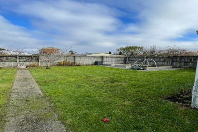 Photo of property in 17 Claridges Road, Casebrook, Christchurch, 8051
