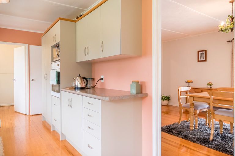 Photo of property in 58 Sunnyvale Road, Massey, Auckland, 0614