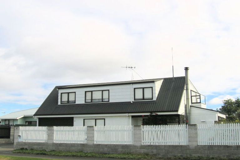 Photo of property in 32 Atherfold Crescent, Greenmeadows, Napier, 4112