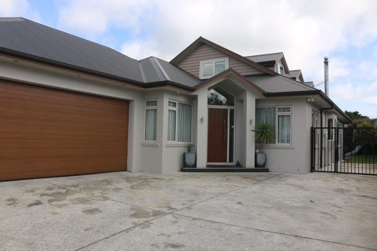 Photo of property in 11 Winston Avenue, Hokowhitu, Palmerston North, 4410