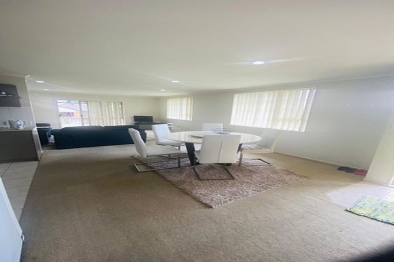 Photo of property in 1 Nykki Place, Papakura, 2110