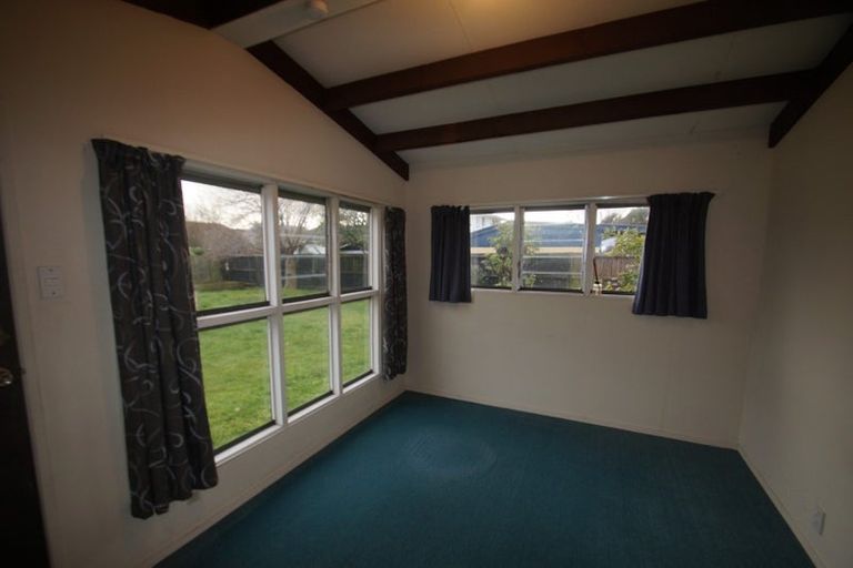 Photo of property in 39 Middlepark Road, Sockburn, Christchurch, 8042