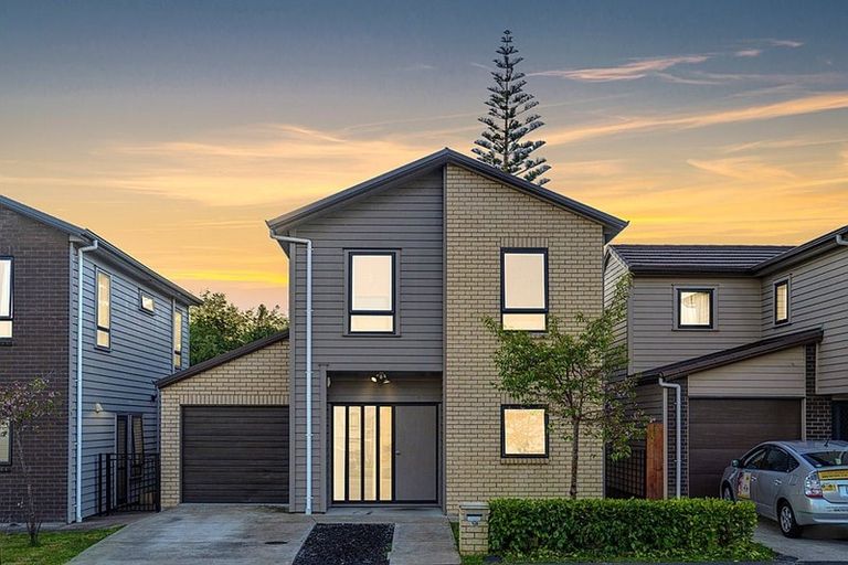 Photo of property in 18 Taiaapure Street, Weymouth, Auckland, 2103