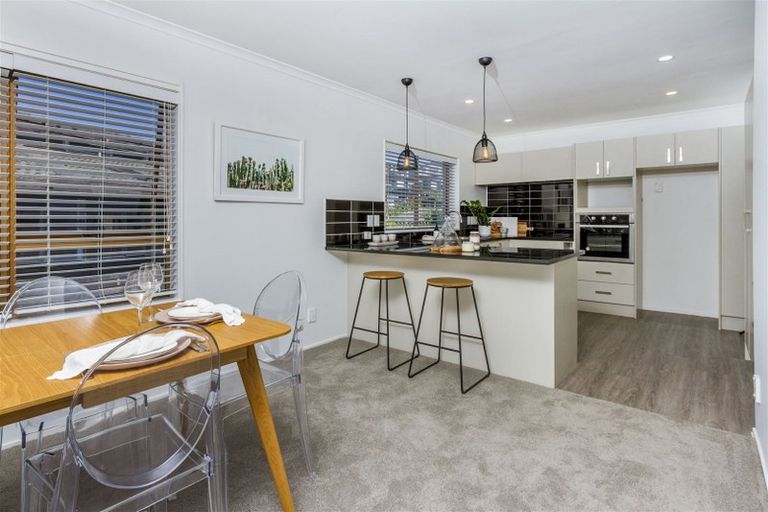 Photo of property in 1/23 Beach Road, Castor Bay, Auckland, 0620