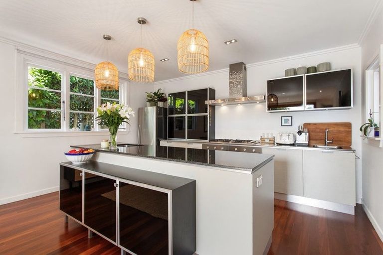 Photo of property in 90 Murray Place, St Albans, Christchurch, 8014