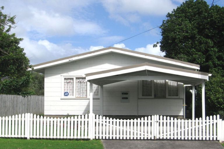 Photo of property in 27 Edwards Avenue, Henderson, Auckland, 0610