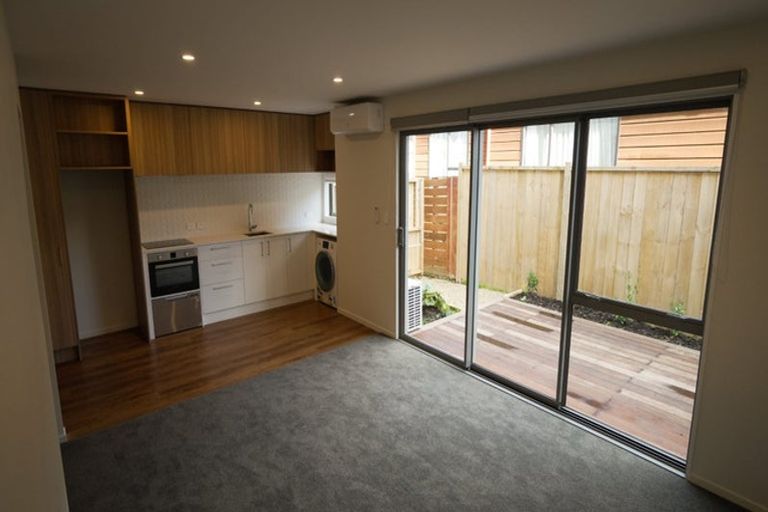 Photo of property in 2/43 Churton Crescent, Taita, Lower Hutt, 5011