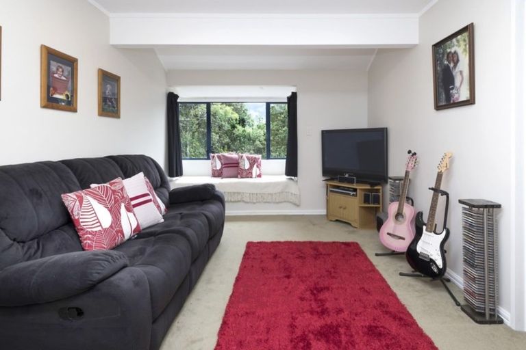 Photo of property in 2/99 Evelyn Road, Cockle Bay, Auckland, 2014