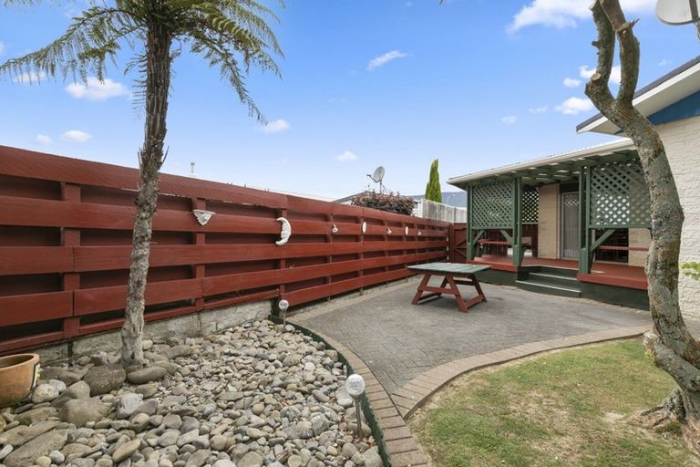 Photo of property in 23 Denver Grove, Totara Park, Upper Hutt, 5018