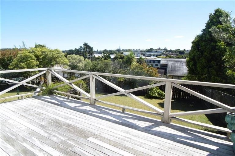 Photo of property in 56 Kennedy Avenue, Forrest Hill, Auckland, 0620