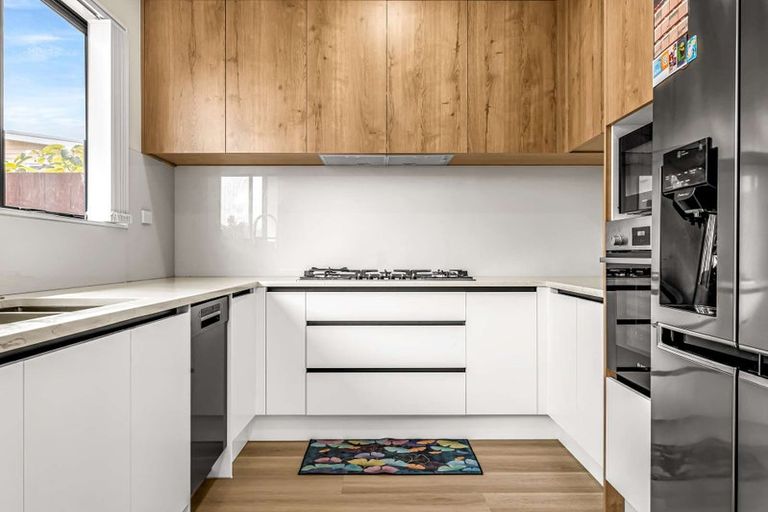 Photo of property in 6/684 Te Atatu Road, Te Atatu Peninsula, Auckland, 0610