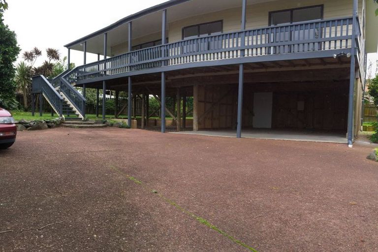 Photo of property in 20 Dungarvon Place, Clendon Park, Auckland, 2103