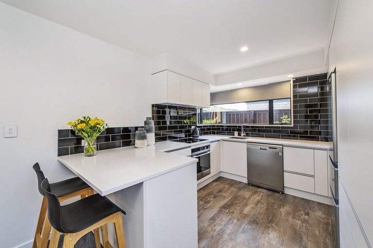 Photo of property in 65 Palmers Road, New Brighton, Christchurch, 8083