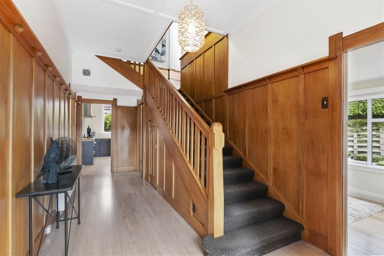 Photo of property in 120 Trelissick Crescent, Ngaio, Wellington, 6035