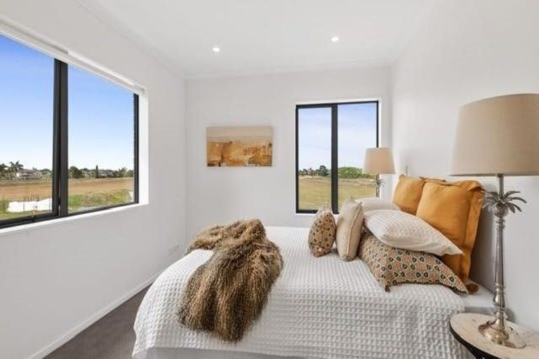 Photo of property in 69 Pepene Avenue, Takanini, 2112