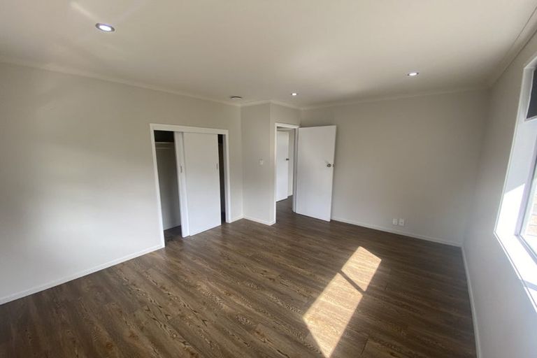 Photo of property in 18 Fairway Avenue, Red Beach, 0932