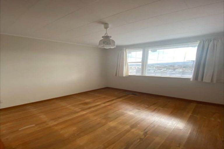 Photo of property in 4 Bella Grove, Naenae, Lower Hutt, 5011