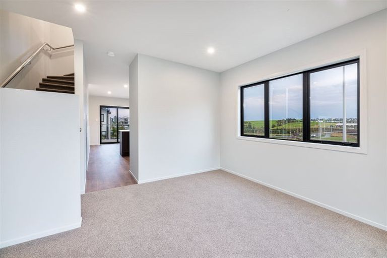 Photo of property in 12a Tikati Rise, Long Bay, Auckland, 0630