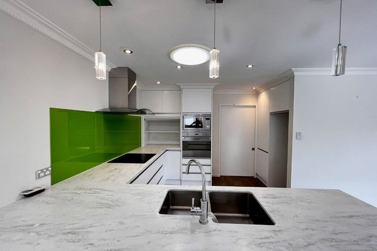 Photo of property in 1/17 Milford Road, Milford, Auckland, 0620