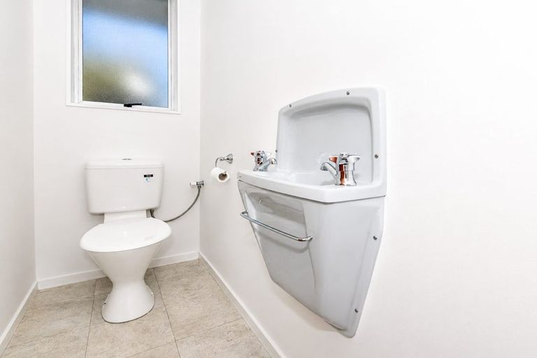 Photo of property in 38 Norfolk Crescent, Otaki Beach, Otaki, 5512