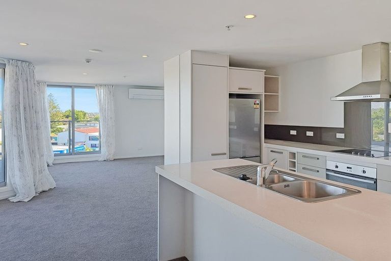 Photo of property in Bella Vista, 3b/84 Gunner Drive, Te Atatu Peninsula, Auckland, 0610