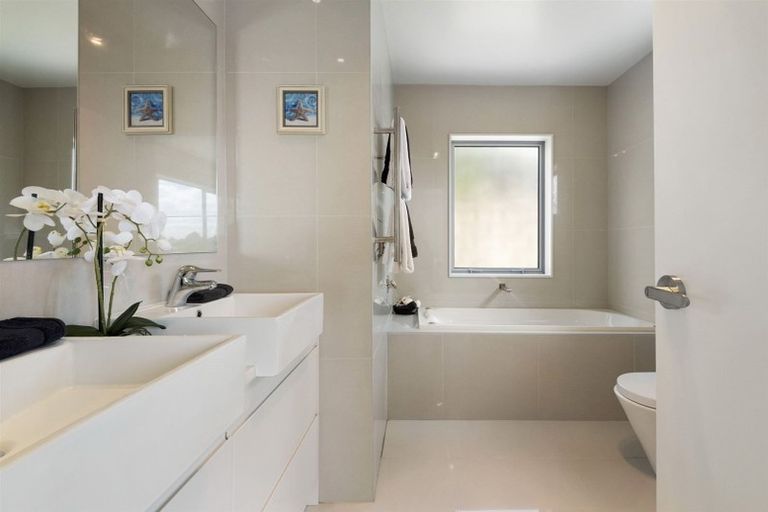 Photo of property in 95 Bayside Drive, Browns Bay, Auckland, 0630