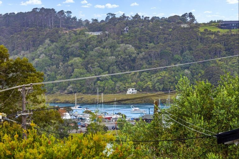 Photo of property in 83 Stillwater Crescent, Stillwater, Silverdale, 0993