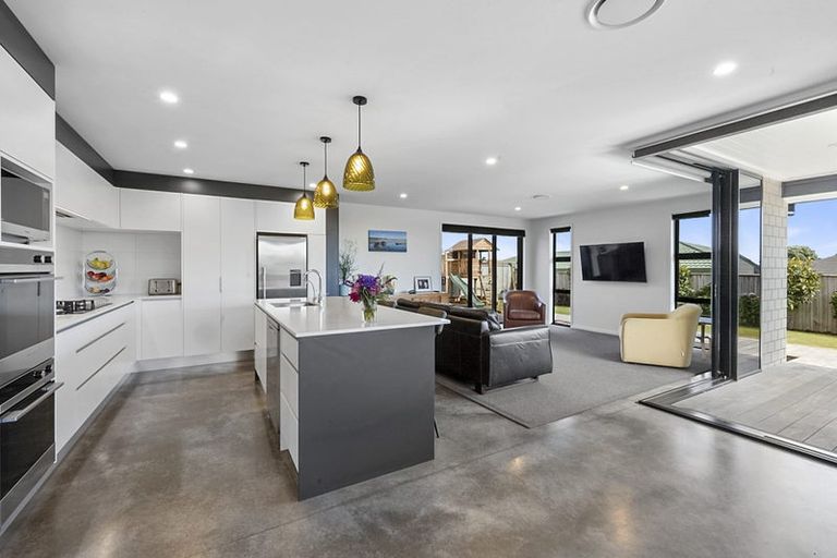 Photo of property in 10 Northpoint Way, Bell Block, New Plymouth, 4312