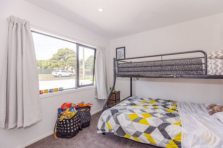 Photo of property in 5a Karaka Street, Castlecliff, Wanganui, 4501