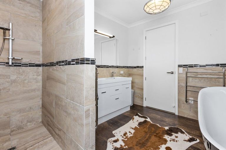 Photo of property in 24 Rakaia Way, Poraiti, Napier, 4112