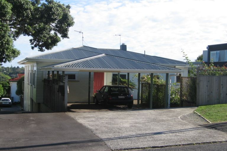 Photo of property in 18 Rutherford Terrace, Meadowbank, Auckland, 1072