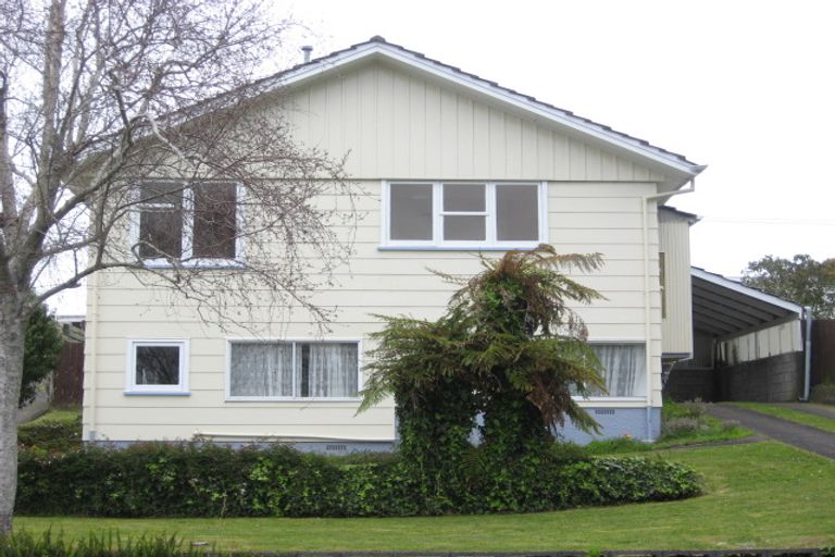 Photo of property in 4 Anson Place, Westown, New Plymouth, 4310