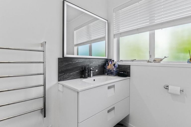 Photo of property in 662 Beach Road, Browns Bay, Auckland, 0630