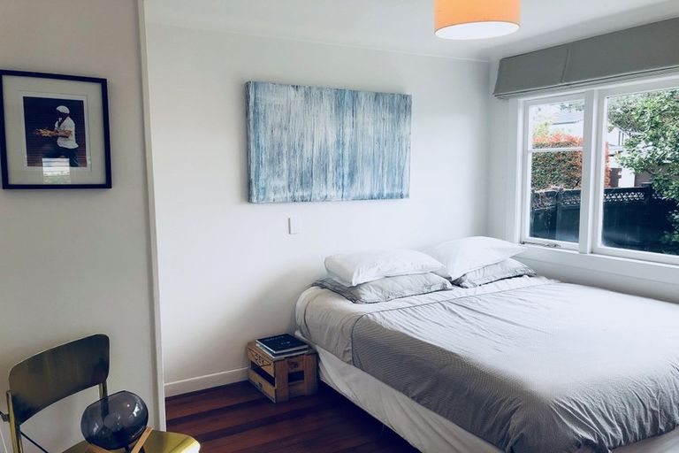 Photo of property in 77 Queen Street, Northcote Point, Auckland, 0627