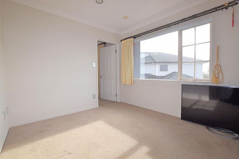 Photo of property in 23a Te Atatu Road, Te Atatu South, Auckland, 0610