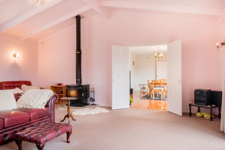 Photo of property in 58 Sunnyvale Road, Massey, Auckland, 0614