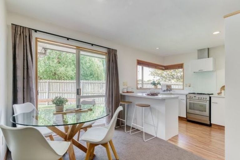 Photo of property in 2/45b Trafford Street, Harewood, Christchurch, 8051