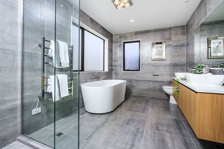 Photo of property in 24 Windlass Street, Long Bay, Auckland, 0630