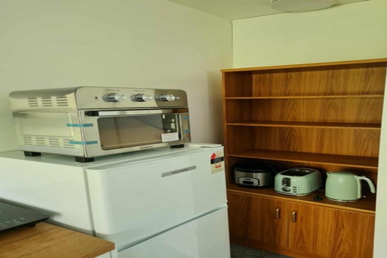 Photo of property in 28 Arataki Road, Havelock North, 4130